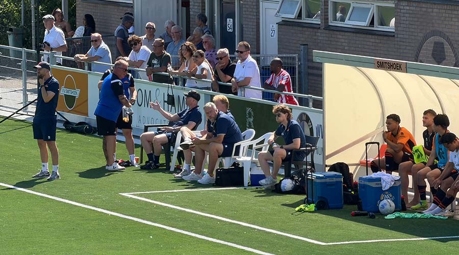Smitshoek ontvangt Nieuwenhoorn, Heerjansdam naar SteDoCo