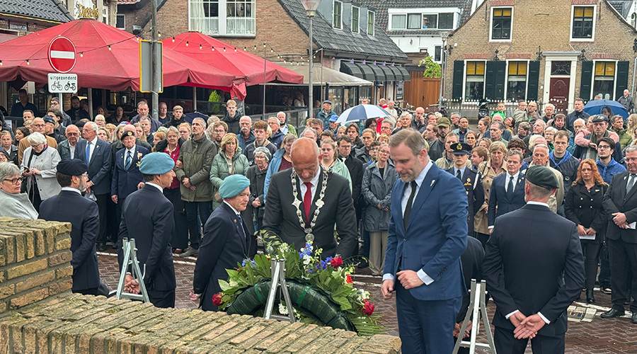 Twee minuten stilte op zondag 4 mei op het Doormanplein