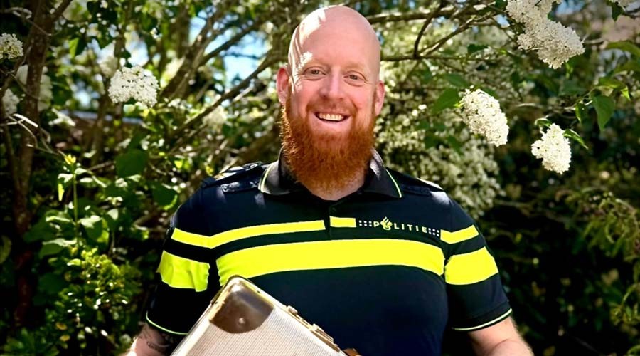 Wijkagent Jochem van Tilburg verruilt Barendrecht voor Rotterdam
