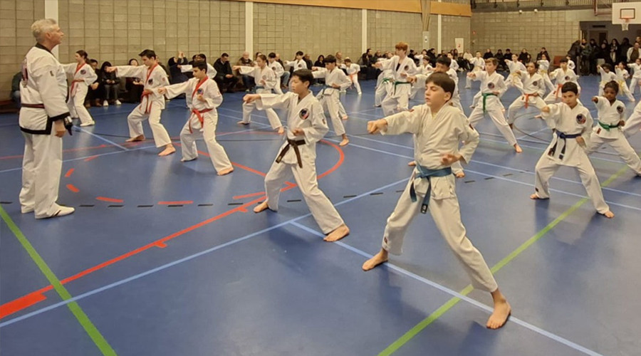 Geslaagd karate-examen bij Barendrechtse karateschool Him Yong Gi