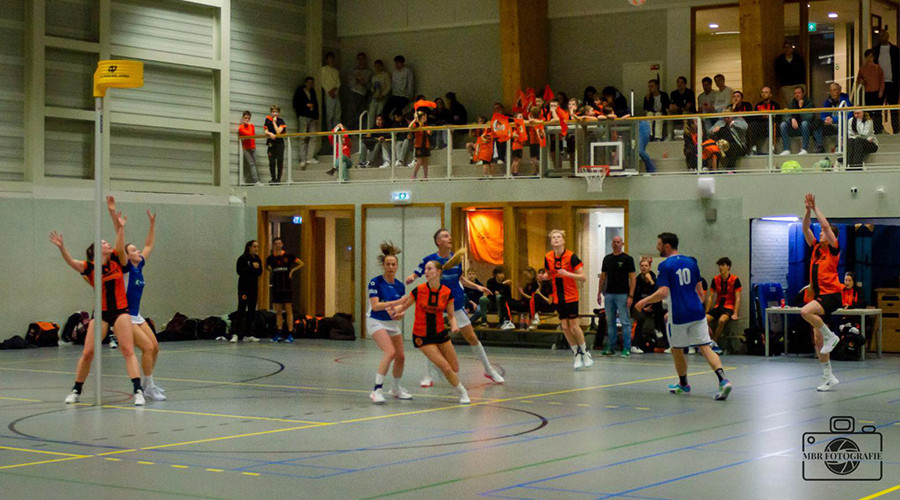 Vitesse verslaat angstgegner Tilburg in volle Bongerdhal