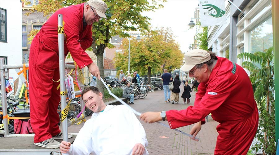Honderden bezoekers bouwen mee tijdens Levende Bouwplaats in Gouda