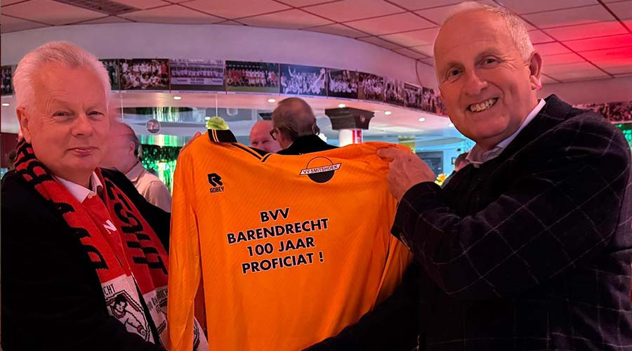 Buurman Smitshoek feliciteert BVV Barendrecht met jubileum