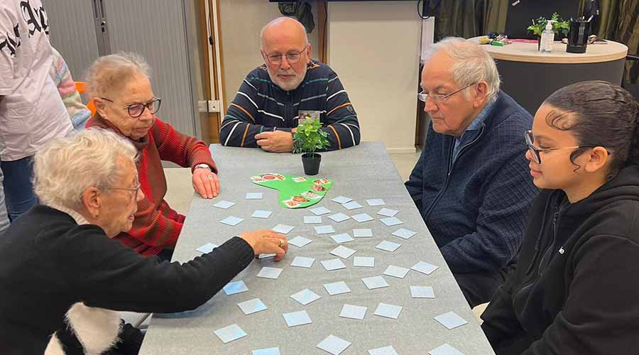 Zonnebloem Barendrecht op bezoek bij Het Zuiderparkcollege