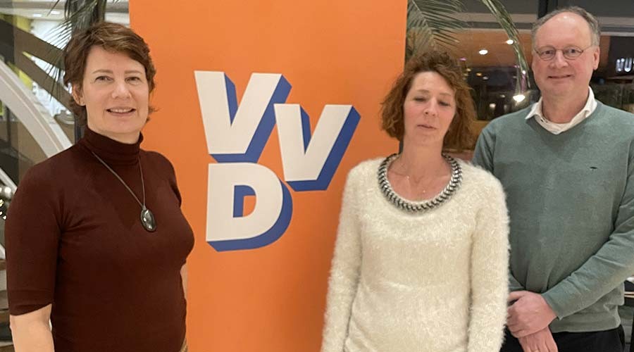 Johannes Penon geeft 2e VVD Barendrecht-zetel aan Colinda Straver