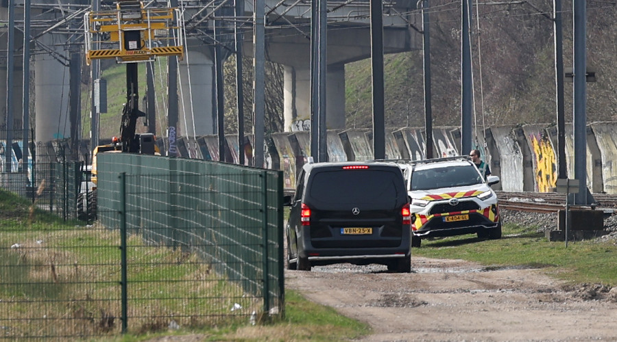 Verdacht pakketje aangetroffen langs het spoor in Barendrecht