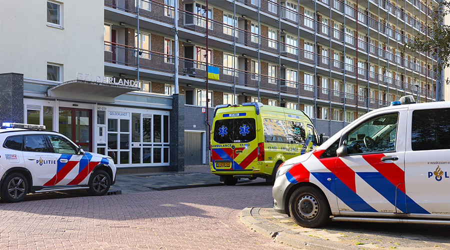 Steekpartij in woning Rotterdam: man gewond, vrouw aangehouden