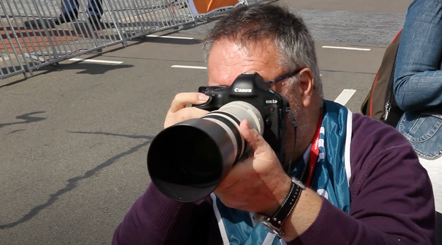 Rotterdamse sportfotograaf Cor Vos (77 jaar) plotseling overleden