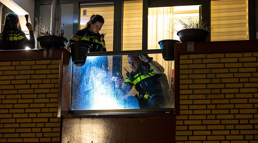 Woning met gezin beschoten in Gouvernestraat in Rotterdam-West