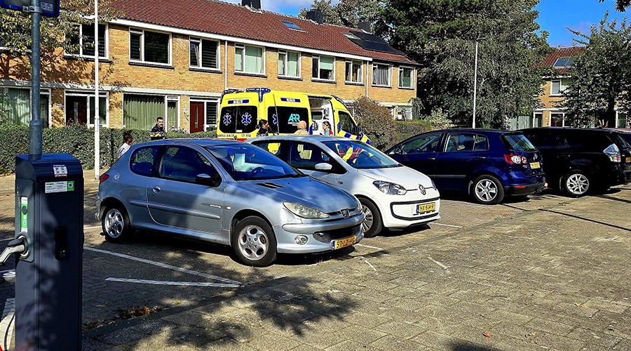 Automobilist rijdt door na aanrijding met kind in Hoogvliet Rotterdam