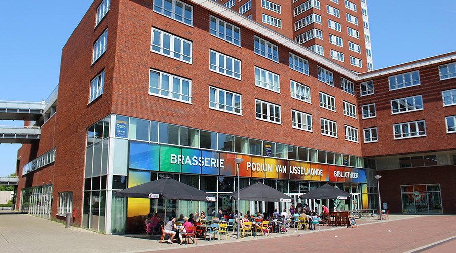 Huis van de Wijk en Stadskeuken IJsselmonde in Podium Islemunda