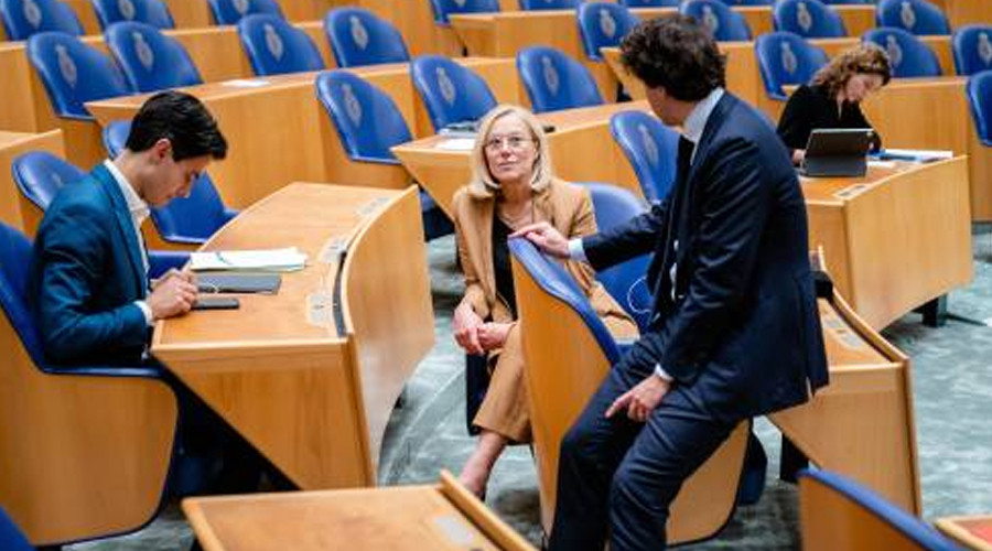 Mark Rutte Is Nu Langstzittende Premier Van Nederland Ridderkerks Dagblad Oozonl 3304