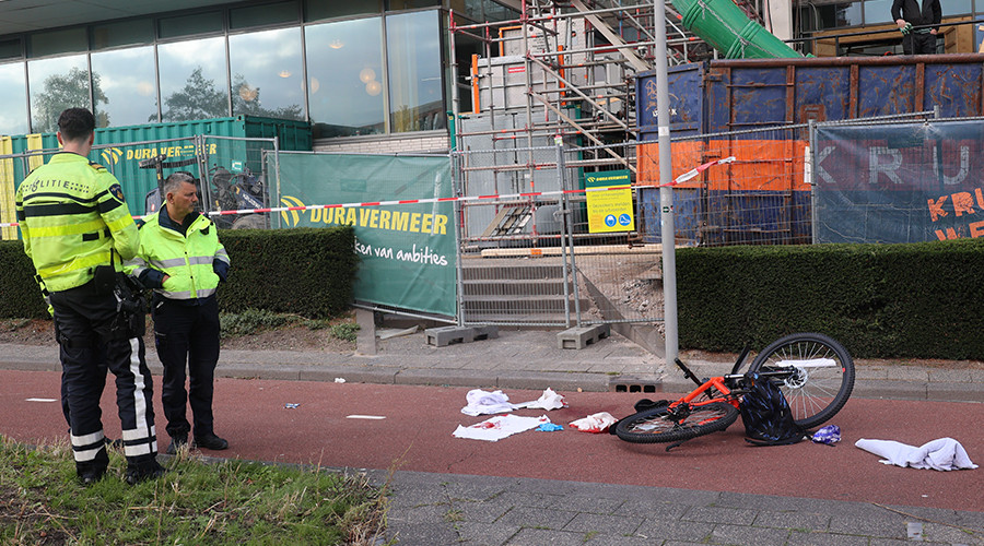 Jongetje na botsing met snorscooter zwaar gewond In Rotterdam