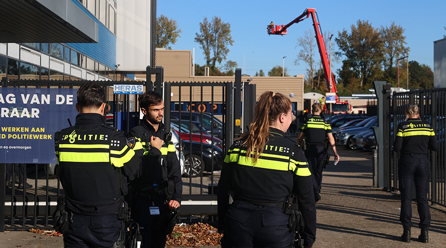 Brand bij politieacademie in de Koperstraat in Rotterdam