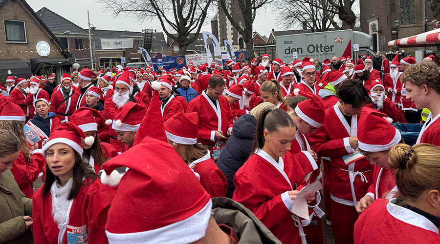 Santa Run Barendrecht haalt €7.500 op voor Hospice de Reiziger.