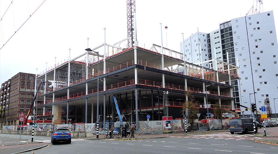 Nieuw schoolgebouw op Laan op Zuid schiet uit de grond
