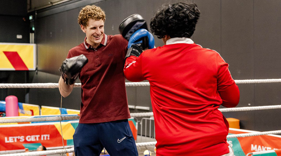 Rotterdam Sport Onbeperkt Dag in Sportcentrum de Wilgenring