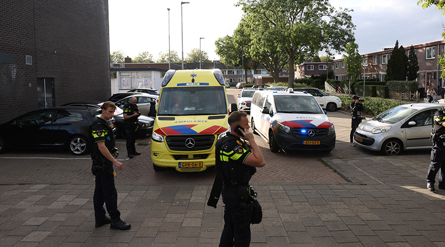Man zwaargewond na steekpartij in recreatietuin in Rotterdam