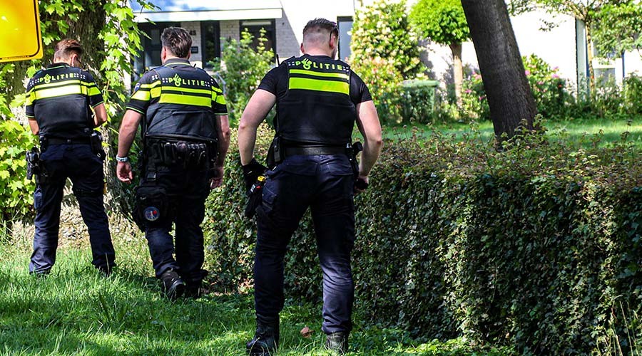 Aanrijding met scooter leidt tot zoektocht naar vuurwapen in Rotterdam
