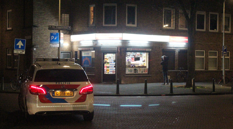 Overval Poolse avondwinkel aan Van Zeggelenlaan in Den Haag  .