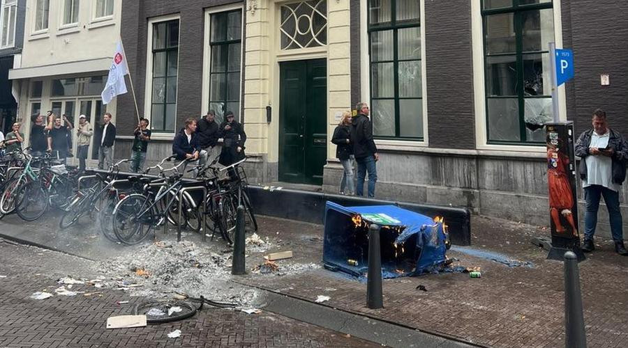 Onrust bij partijkantoor D66 in Den Haag na demonstratie Malieveld