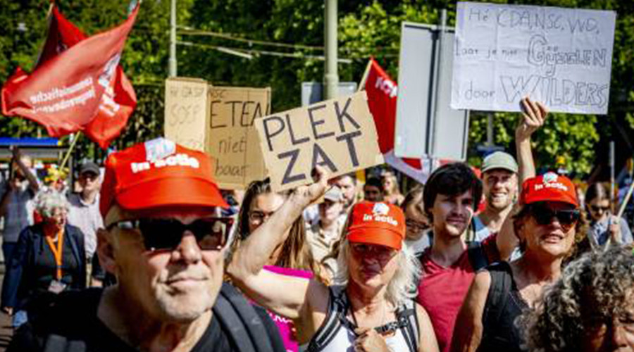Ruim 100.000 steunbetuigingen voor petitie tegen asielwetten
