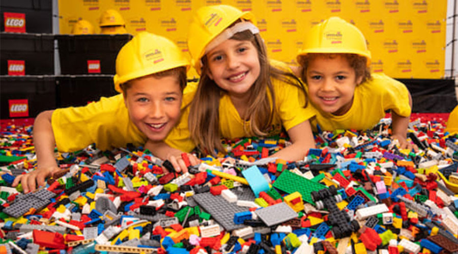 Wegversperring Clan Geheim Zoetermeers Dagblad | 30.000 LEGO-steentjes voor LEGOLAND