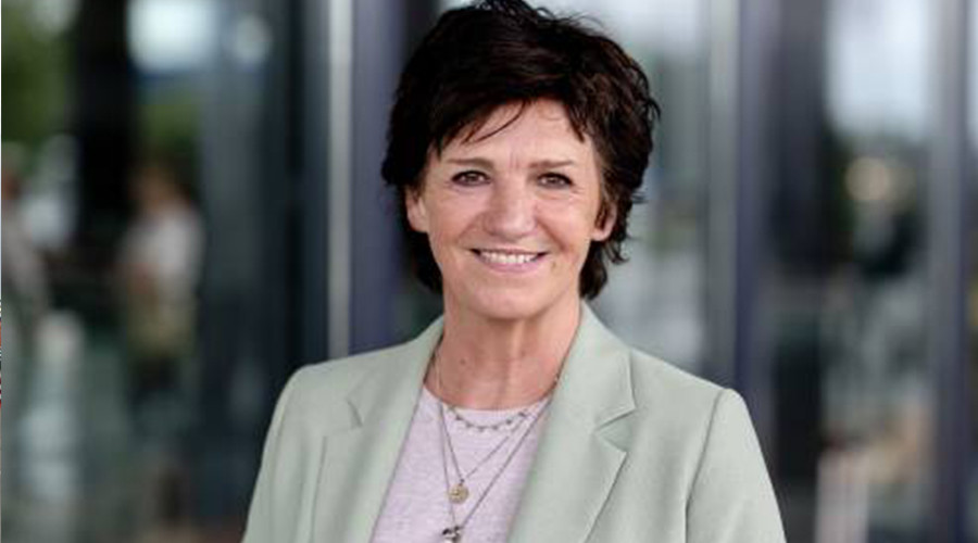 Martine van Os stopt na 14 seizoenen met We zijn er Bijna!