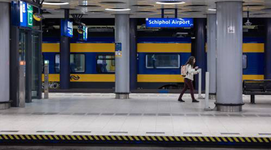 Minder treinverkeer rond Schiphol door storing duurt hele dag