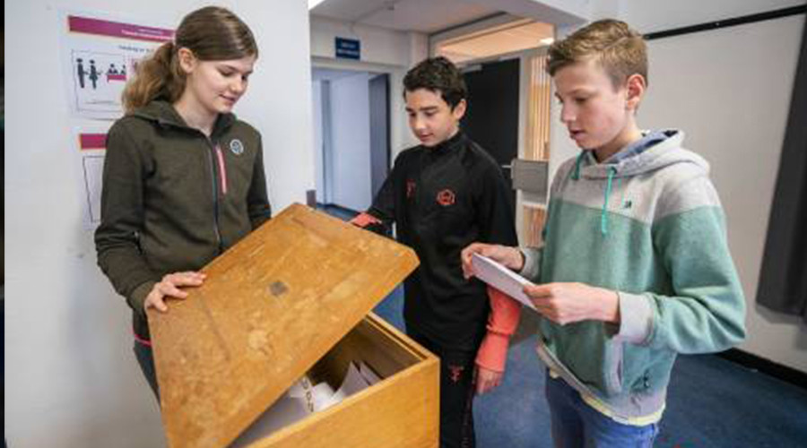 Ruim vierhonderd scholen doen mee aan scholierenverkiezingen