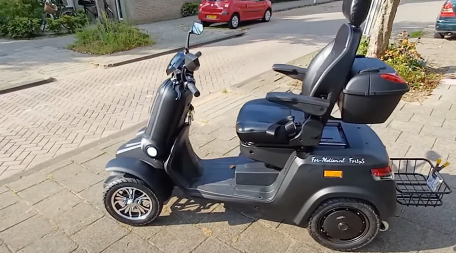 De fatbike onder de scootmobielen is 'levensgevaarlijk'