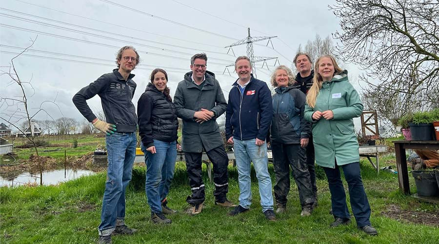 College van Gouda steekt handen uit de mouwen op dag van NLDoet