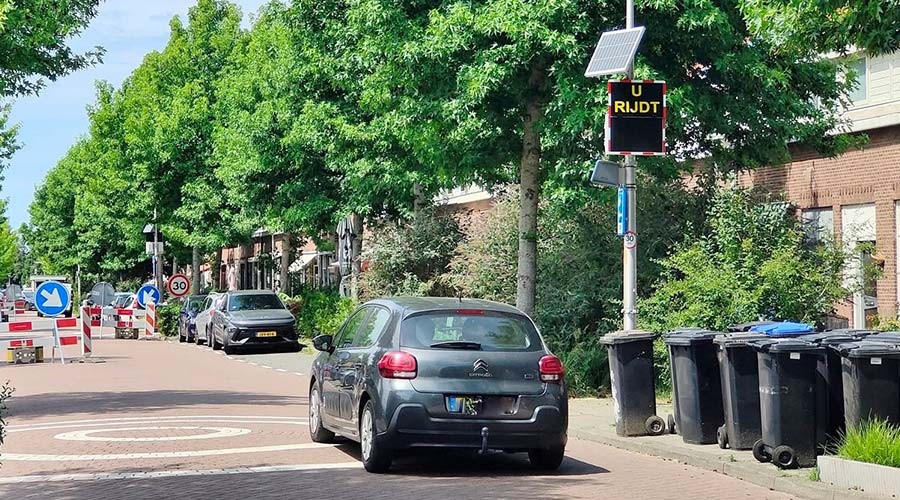 Na hekken nu ook snelheidsdisplays tegen te hard rijden in Gouda