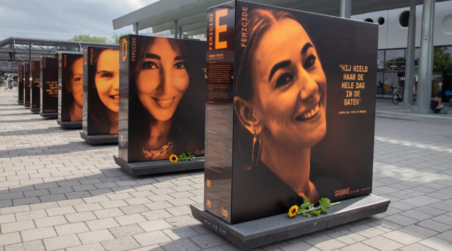 Vrachtwagenbioscoop tegen femicide 4 december in Gouda