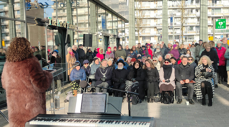 Betekenisvolle holocaust herdenking bij NS Station Gouda