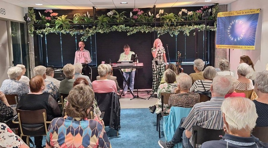 Lions Muziekmiddag zorgt voor feest van herkenning in Gouda