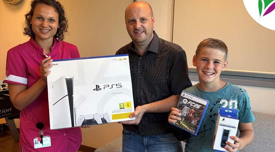 PlayStation mét accessoires voor jonge patiënten in het GHZ in Gouda