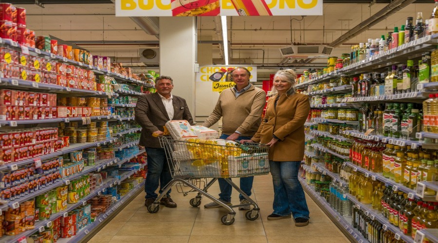 Rotary Ridderkerk ondersteunt Voedselbank met opbrengst wijnproeverij