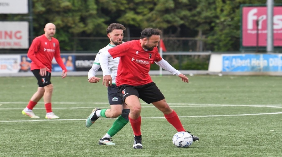 sv Slikkerveer flitst voorbij Rijsoord