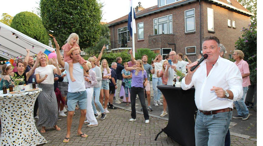 Feest in Laan van Rustenburg in Voorburg