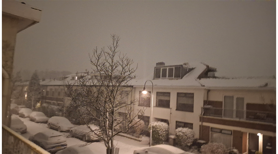 Winterse en gevaarlijke omstandigheden in de straten van Zoetermeer