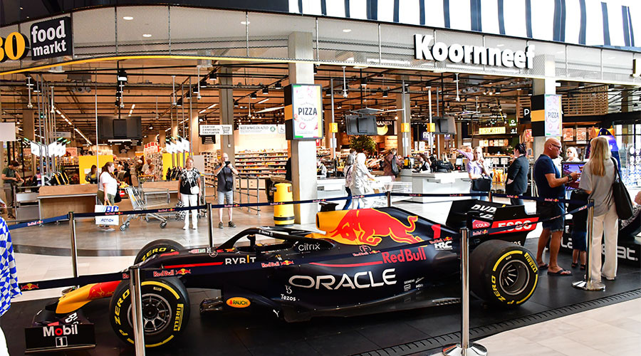 Net zo bodem Grondwet Voorburgs Dagblad | Formule 1 wagen Max Verstappen in de Mall