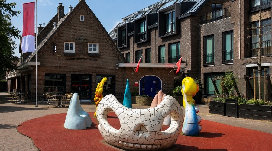 Bijzonder kunstwerk in Zoetermeerse Dorpsstraat